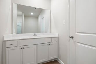 Building Photo - 320 Tejas Trl