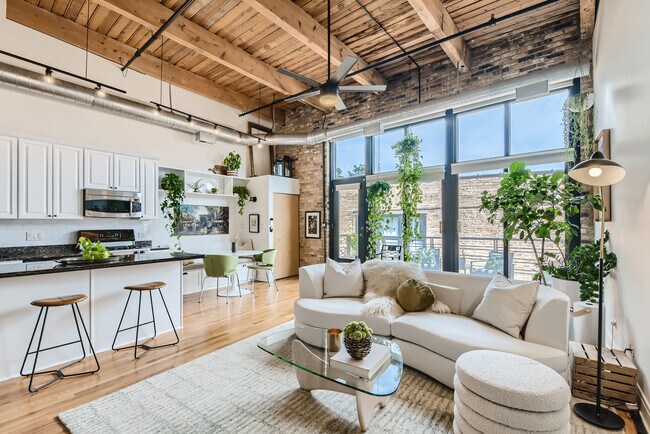 Foto del edificio - 1670 N Claremont Ave