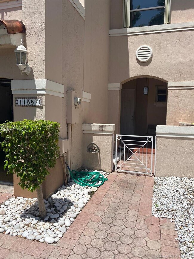Building Photo - 11357 NW 42nd Ter  11357 Doral Fl 33178