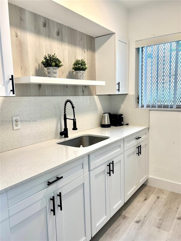 Foto principal - 825 Euclid Ave