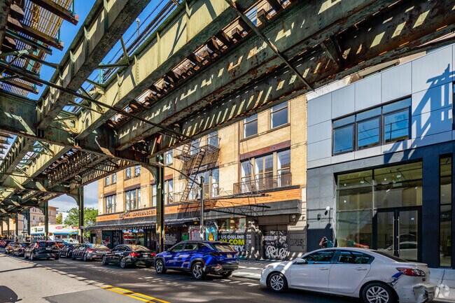 Building Photo - 1381 Myrtle Ave