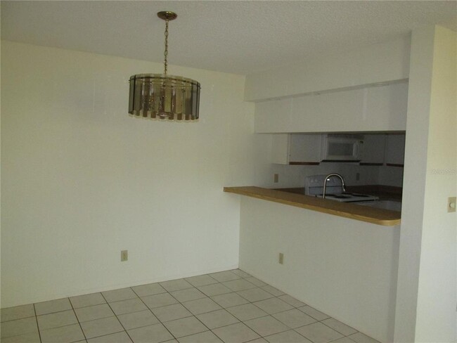 Foto del edificio - 740 White Pine Tree Rd
