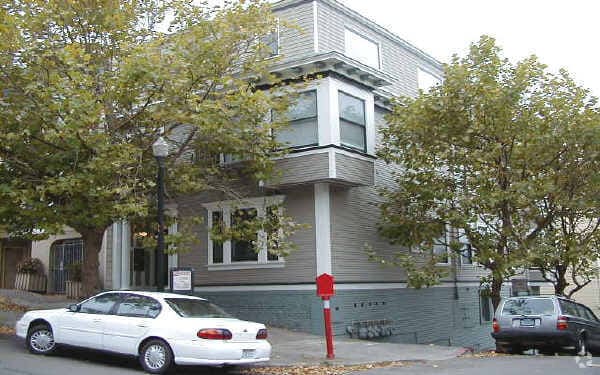 Primary Photo - 553 Belvedere St