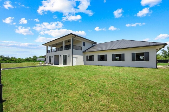 Building Photo - 16175 Deer Path Ln