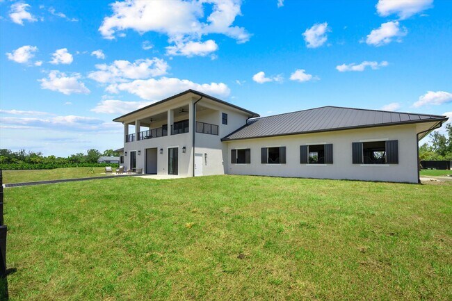Foto del edificio - 16175 Deer Path Ln