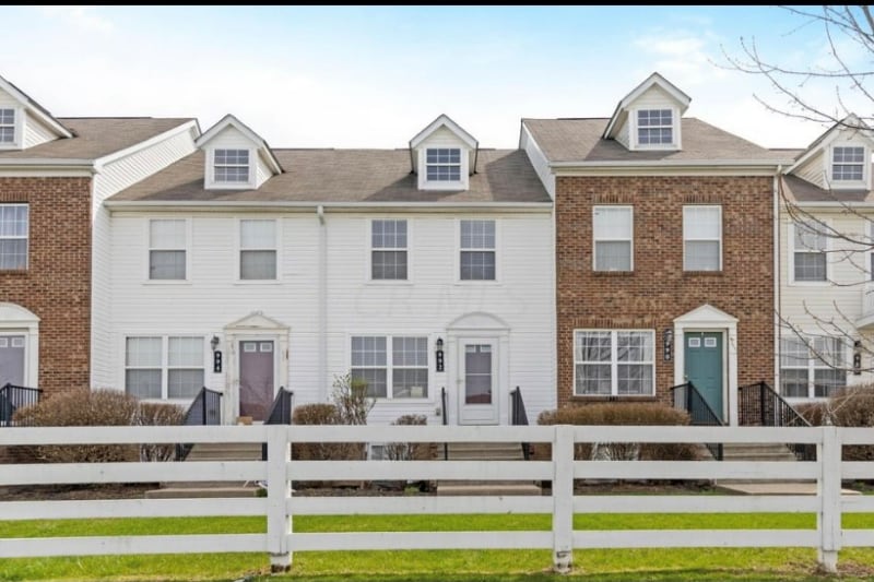 992 Hartford Village Blvd, Columbus, OH 43228 House Rental in