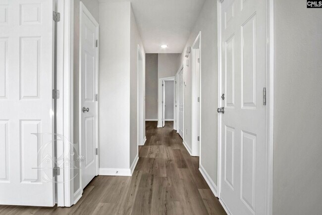 Building Photo - 513 Lanesborough Dr