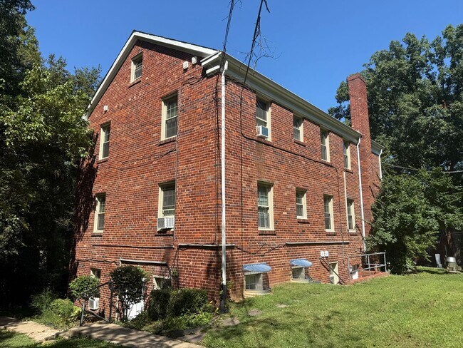 Foto del edificio - 8310 Garland Ave