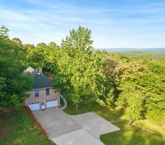 Building Photo - 2903 N Woodridge Rd