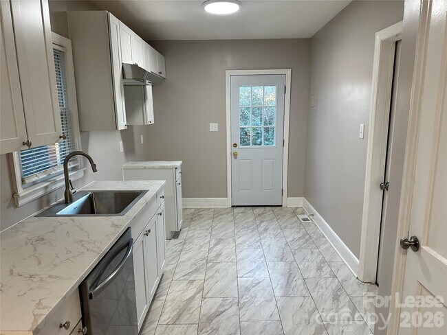 Foto del edificio - 538 Bowman Rd
