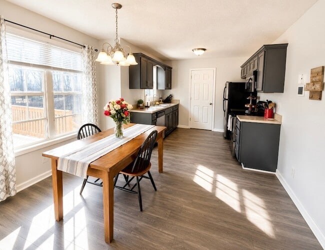 Building Photo - 729 Arrowfield Dr