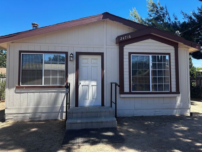 Foto del edificio - Situated in the Cozy Community in Newhall ...
