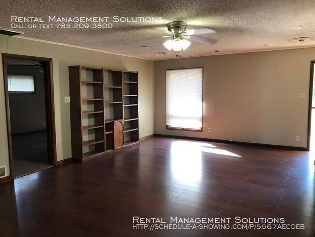 Building Photo - 1411 SW 30th- 5+ BED/2.5 BATH