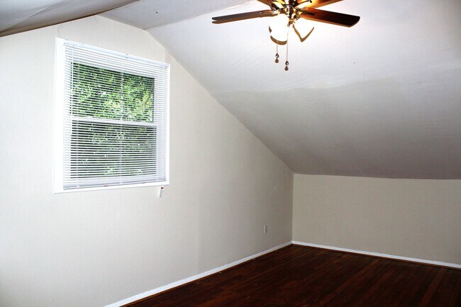 Foto del edificio - 369 Sterling St NE
