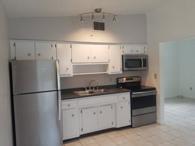 Photo - 1066 Philippe Pkwy House