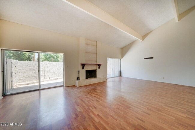 Building Photo - 616 E Manzanita Dr