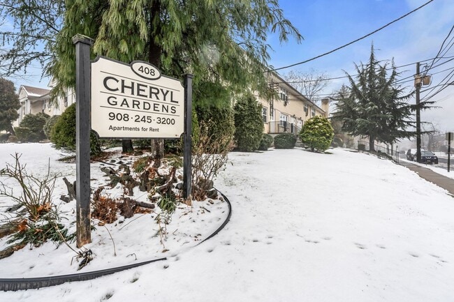 Interior Photo - Cheryl Gardens