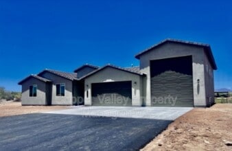 Building Photo - 13841 E Barwick Dr