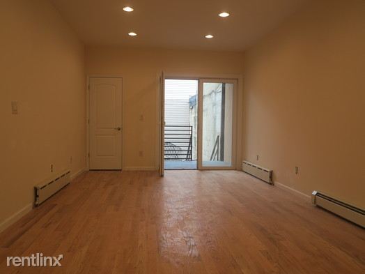 Building Photo - 578 Fairview Ave