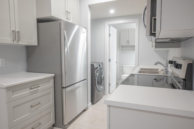 Building Photo - 1455 Cherniak Way SW