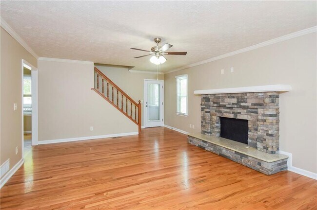 Building Photo - 4609 Pine Harbor Ct NE
