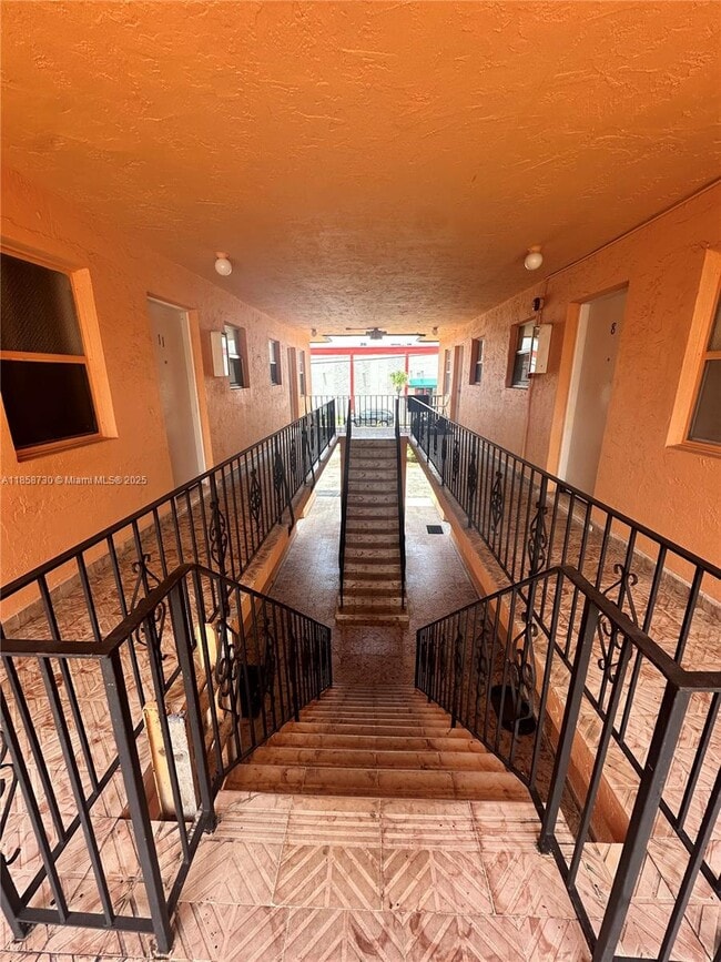 Foto del edificio - 720 W 16th St