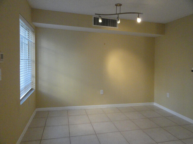 Building Photo - 1733 Village Blvd