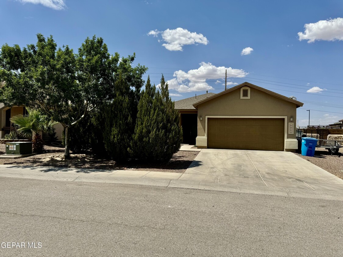 11425 Flor Liatris Dr, Socorro, TX 79927 House Rental in Socorro, TX