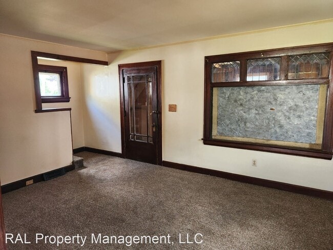 Building Photo - 2 br, 1 bath House - 7817 Bancroft Ave