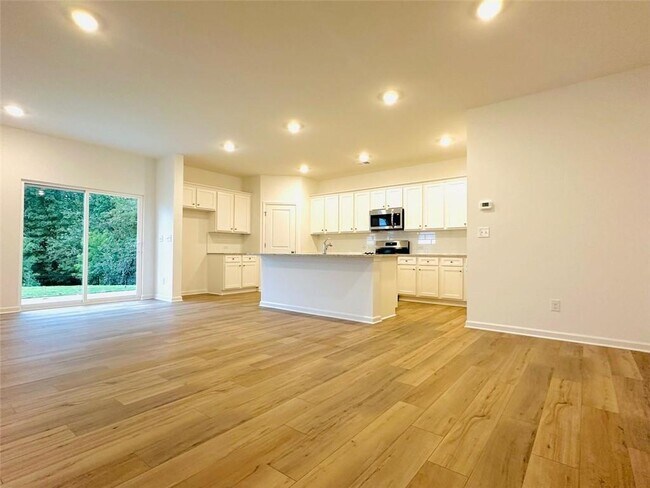 Building Photo - 1400 Hunter Trl