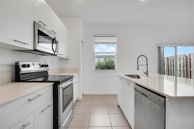 Foto del edificio - 12609 NW 23rd Pl