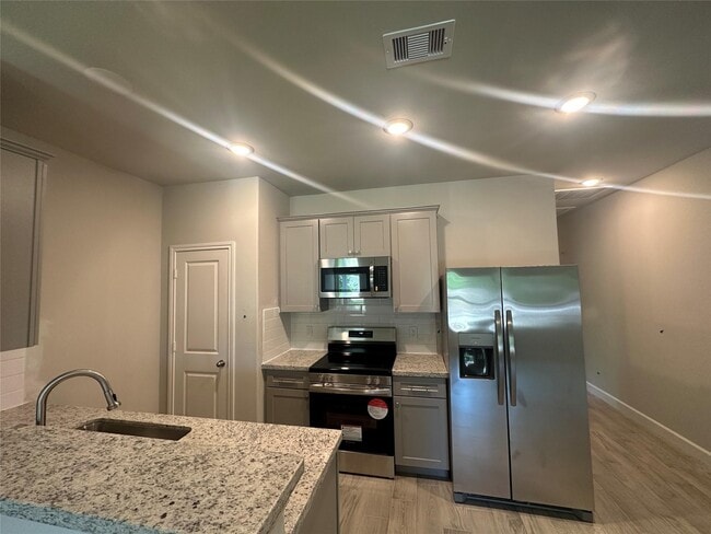 Building Photo - 104b Turner Dr