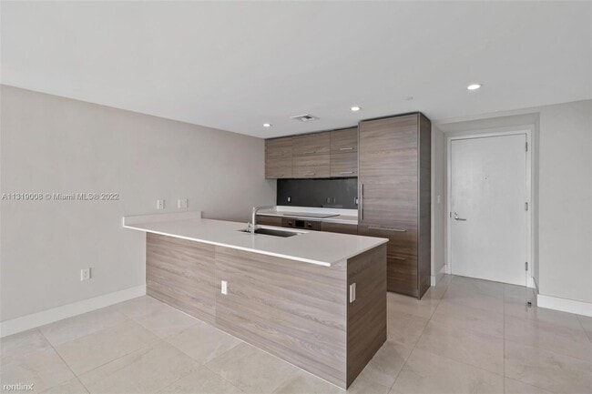 Building Photo - 2 br, 2 bath Condo - 1300 S Miami Ave Unit...