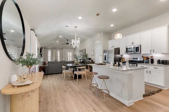 Building Photo - 4949 Perennial Ln