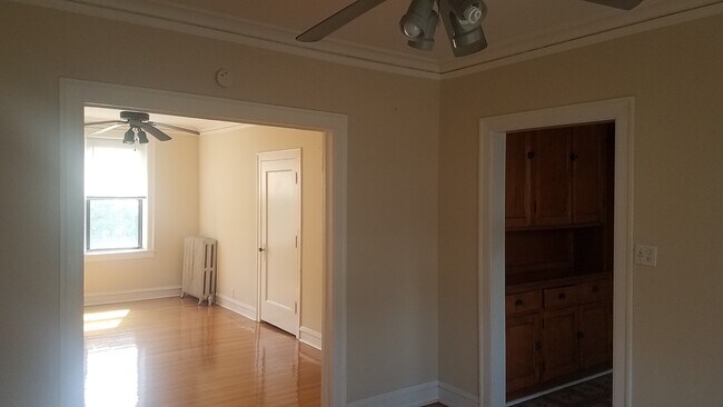 Foto del edificio - 820 E 80th St