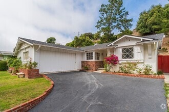 Building Photo - 26810 Basswood Ave