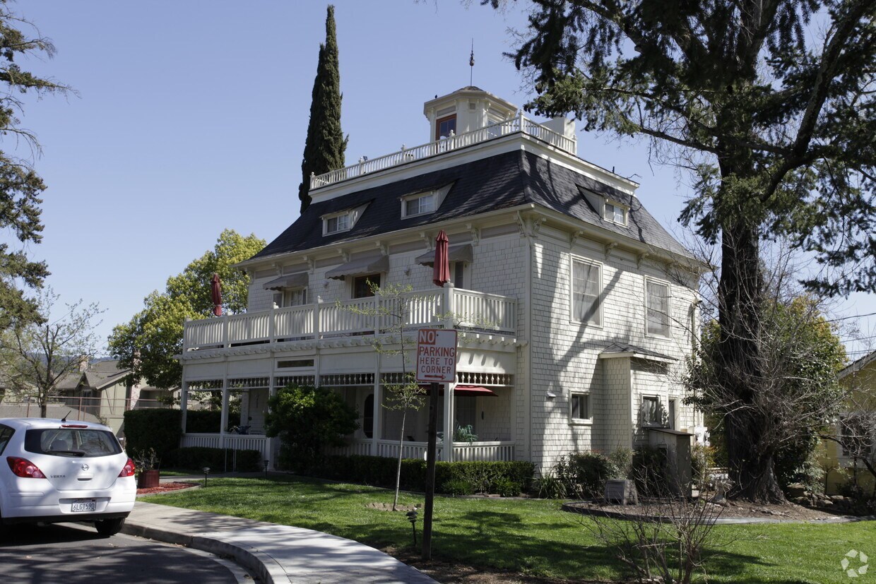 957 Hunt Ave, Saint Helena, CA 94574 Apartments in Saint Helena, CA
