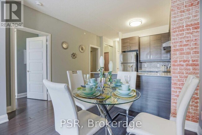 Photo du bâtiment - 8228 Birchmount Rd