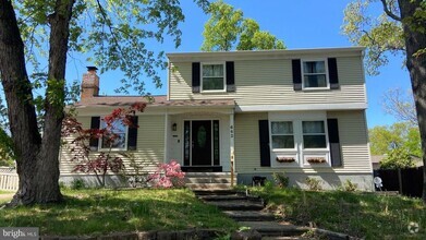 Building Photo - 642 Parkland Pl