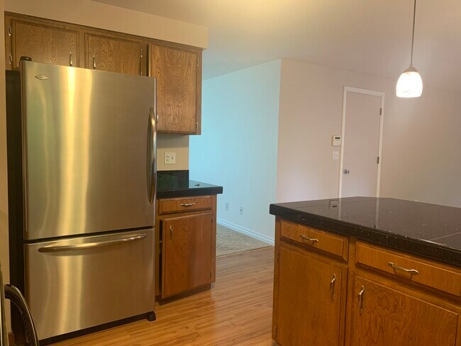 Foto del edificio - 6525 SW Locust St