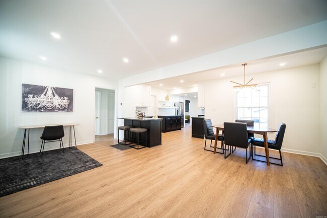 Foto del edificio - 700 N Tyler St