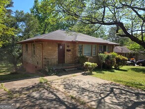 Building Photo - 677 Shellnut Dr