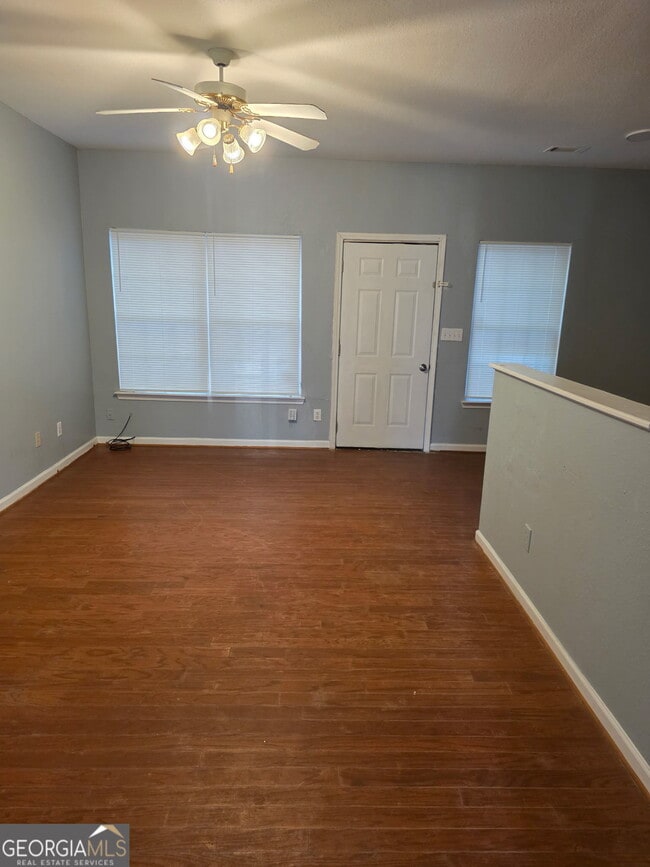 Foto del edificio - 321 Brookview Dr