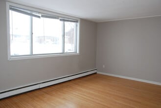 Building Photo - 96 Dixon St