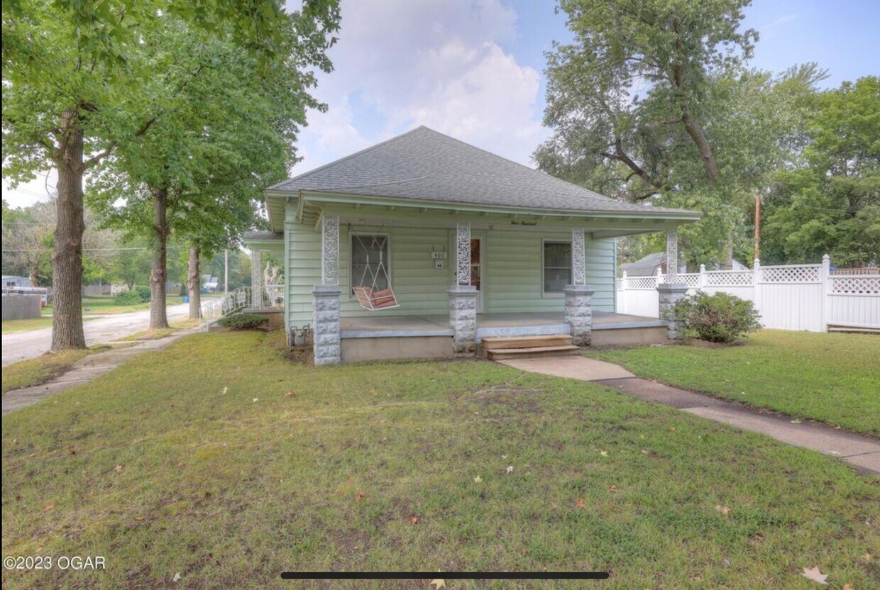 400 N Cass St, Carterville, MO 64835 House Rental in Carterville, MO