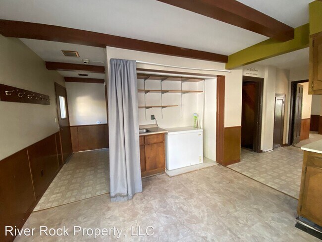 Foto del edificio - 5 br, 2.5 bath House - 1409 University Dri...