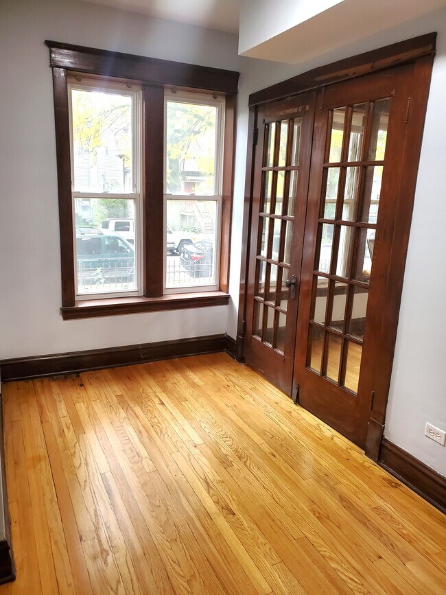 Building Photo - 4509 N Christiana Ave