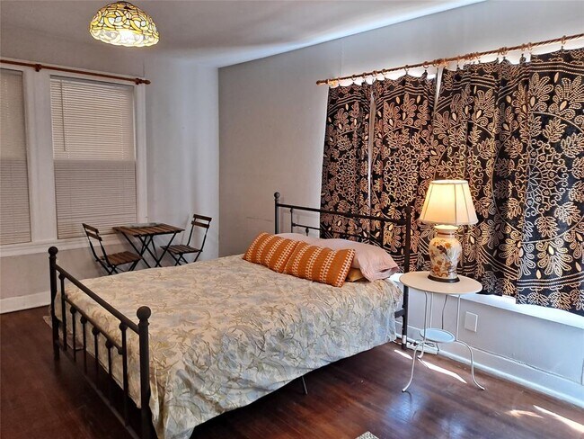 Foto del edificio - 1906 San Gabriel St