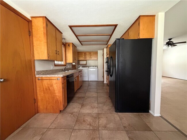 Foto del edificio - 9108 Bluff Dr