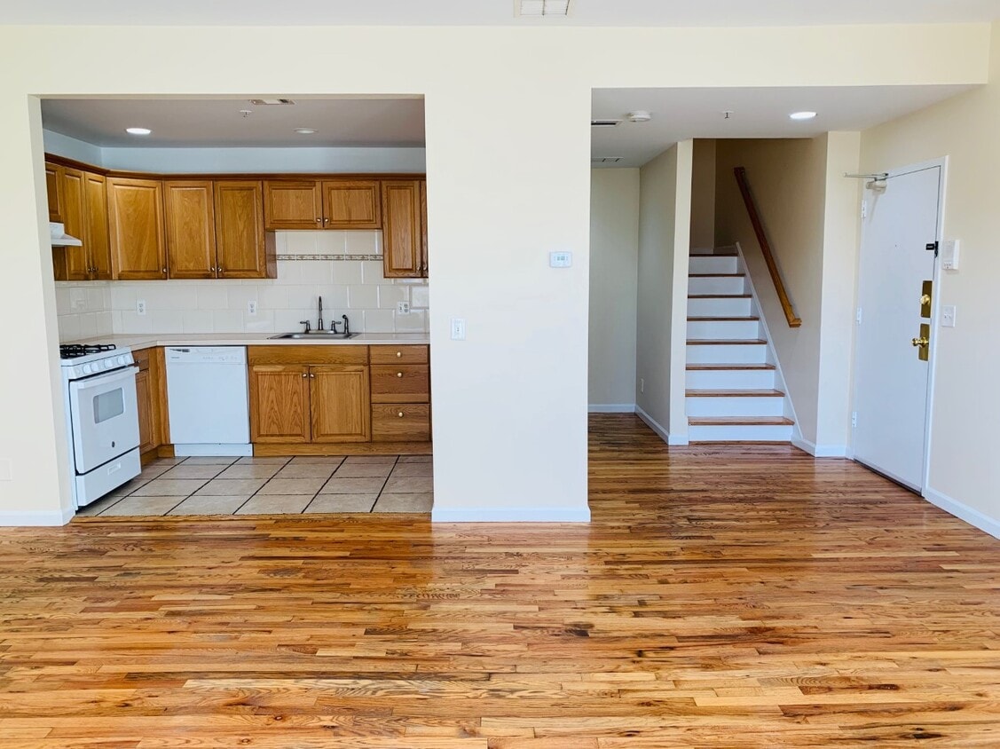 open floor - 1877 Springfield Ave